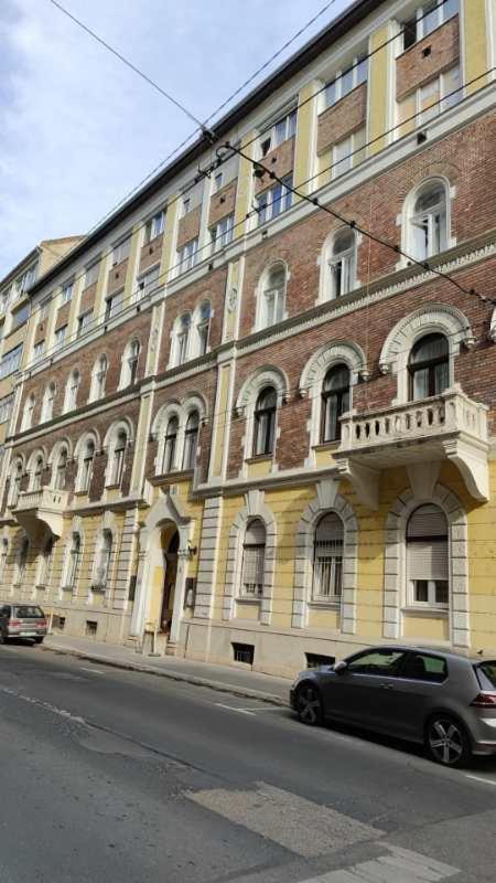 U Home Central Budapest Eksteriør billede